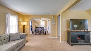 House (3 Bedrooms) | Interior