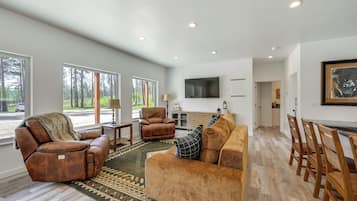 House (2 Bedrooms) | Interior