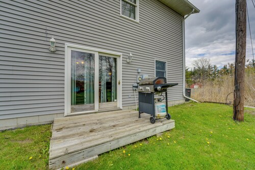 Fire Pit & Grill! Spacious Port Huron Home By Dtwn