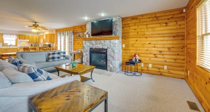 Fire Pit & Grill! Spacious Port Huron Home By Dtwn