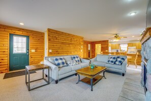 House (3 Bedrooms) | Interior - Fire Pit & Grill! Spacious Port Huron Home By Dtwn (Port Huron)