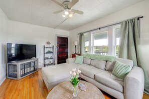 Apartment (2 Bedrooms) | Interior - 8 Mi to Micron Technology! River-view Apt! (Phoenix)