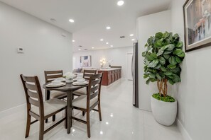 Apartment (3 Bedrooms) | Interior - 4 Mi to Hard Rock Casino! Duplex Near I-595 & I-95 (Fort Lauderdale)