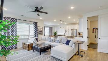 House (4 Bedrooms) | Front of property