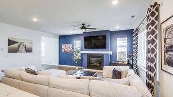 House (4 Bedrooms) | Interior