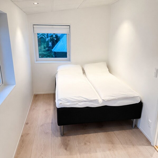 Basic Room, Mountain View | Free WiFi