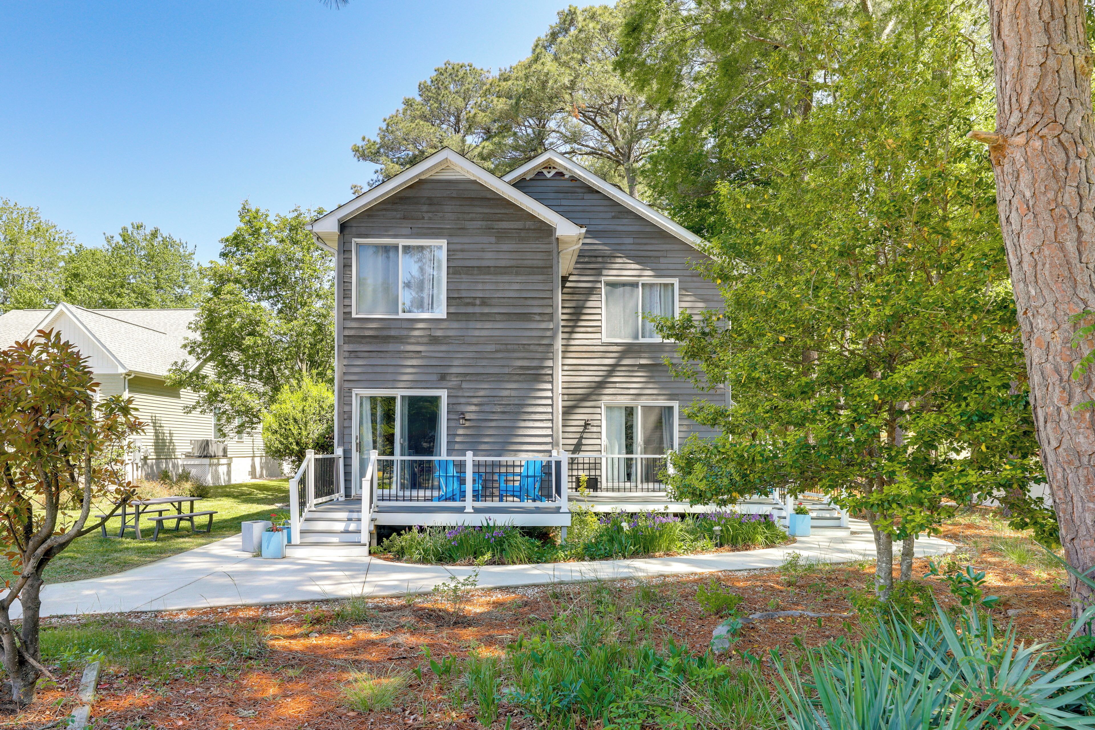 House (4 Bedrooms) | Front of property