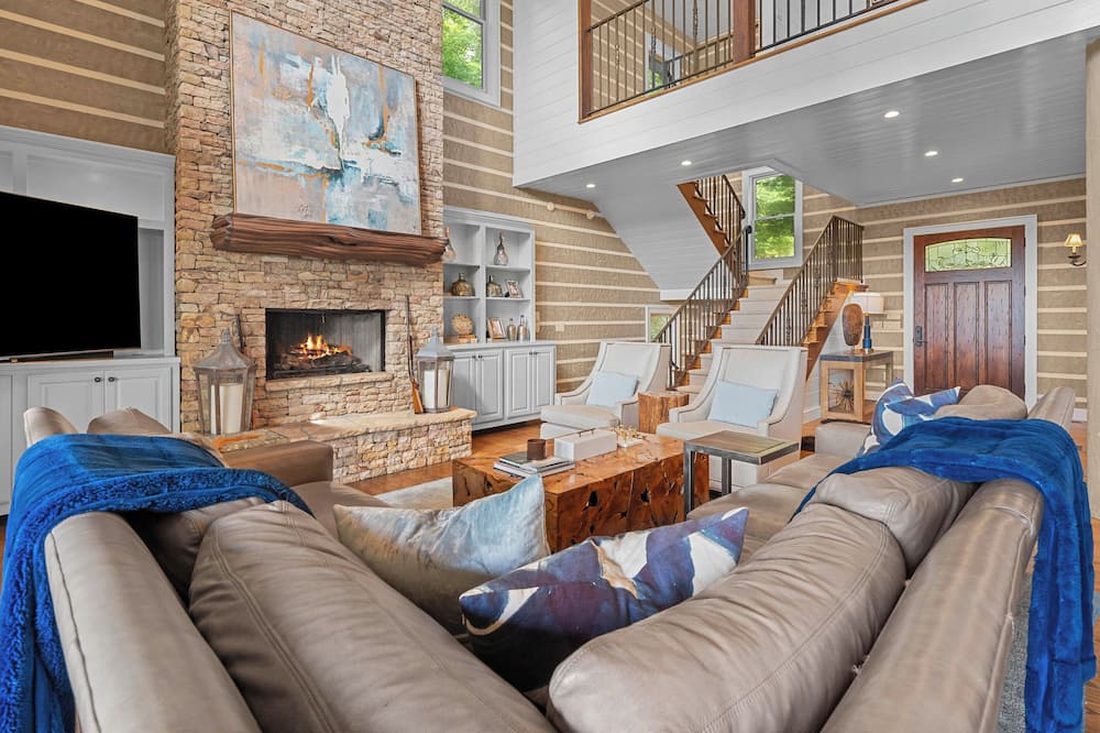 Luxurious Mtn Retreat w/ Lake Glenville Views! - Highlands, NC