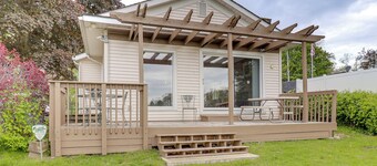 Waterfront Lake Webster Retreat w/ Pier & Views