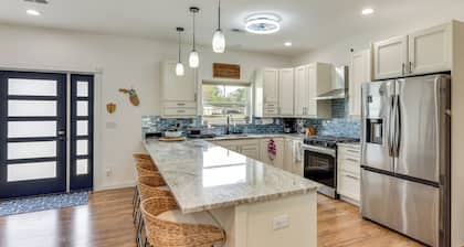 Pet Friendly! Canal-front Escape on Vineyard Lake