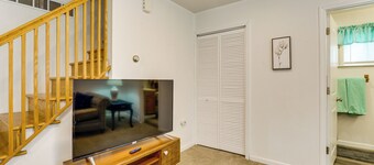 1 Block to Lake Huron Beach! Peaceful Shore House