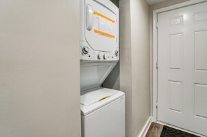 Apartment (0 Bedroom) | Interior
