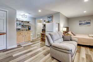 Apartment (0 Bedroom) | Interior - 2 Mi to Downtown Port Huron! Couple's Getaway (Port Huron)