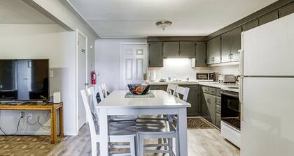 Waterfront Condo 2 Mi to Historic Dtwn Port Huron!