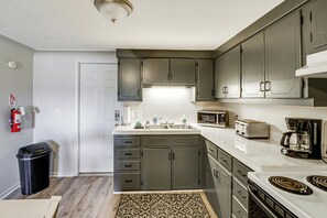 Apartment (2 Bedrooms) | Interior - Waterfront Condo 2 Mi to Historic Dtwn Port Huron! (Port Huron)
