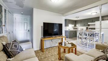 Apartment (2 Bedrooms) | Front of property