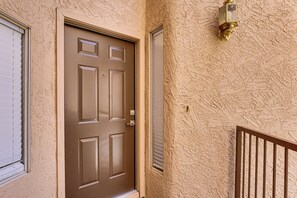 Interior - Community Perks! Modern Phoenix Extended Getaway (Phoenix)