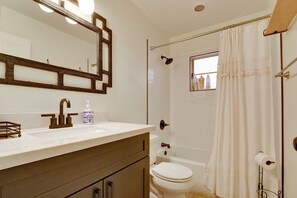 Interior - 4 Mi to Old Town! Extended Desert Escape w/ Pool (Phoenix)