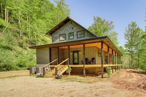 Interior - An Appalachian Hideaway w/ Hiking Trails & Deck! (Walton)