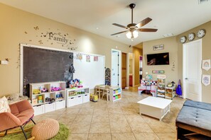 House (3 Bedrooms) | Interior - Pool, Hot Tub, Toys! Family Home, 4 Mi to Luke AFB (Litchfield Park)