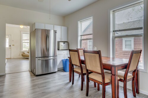 < 1 Mi to Uiuc! Family Game Day Hub w/ Large Yard