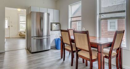 < 1 Mi to Uiuc! Family Game Day Hub w/ Large Yard