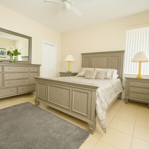 Iron/ironing board, free WiFi, bed sheets, wheelchair access - Private Pool: 4BR Near Disney & Games Room & Roku TV (Davenport)