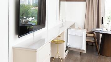 Apartment, City View | Interior