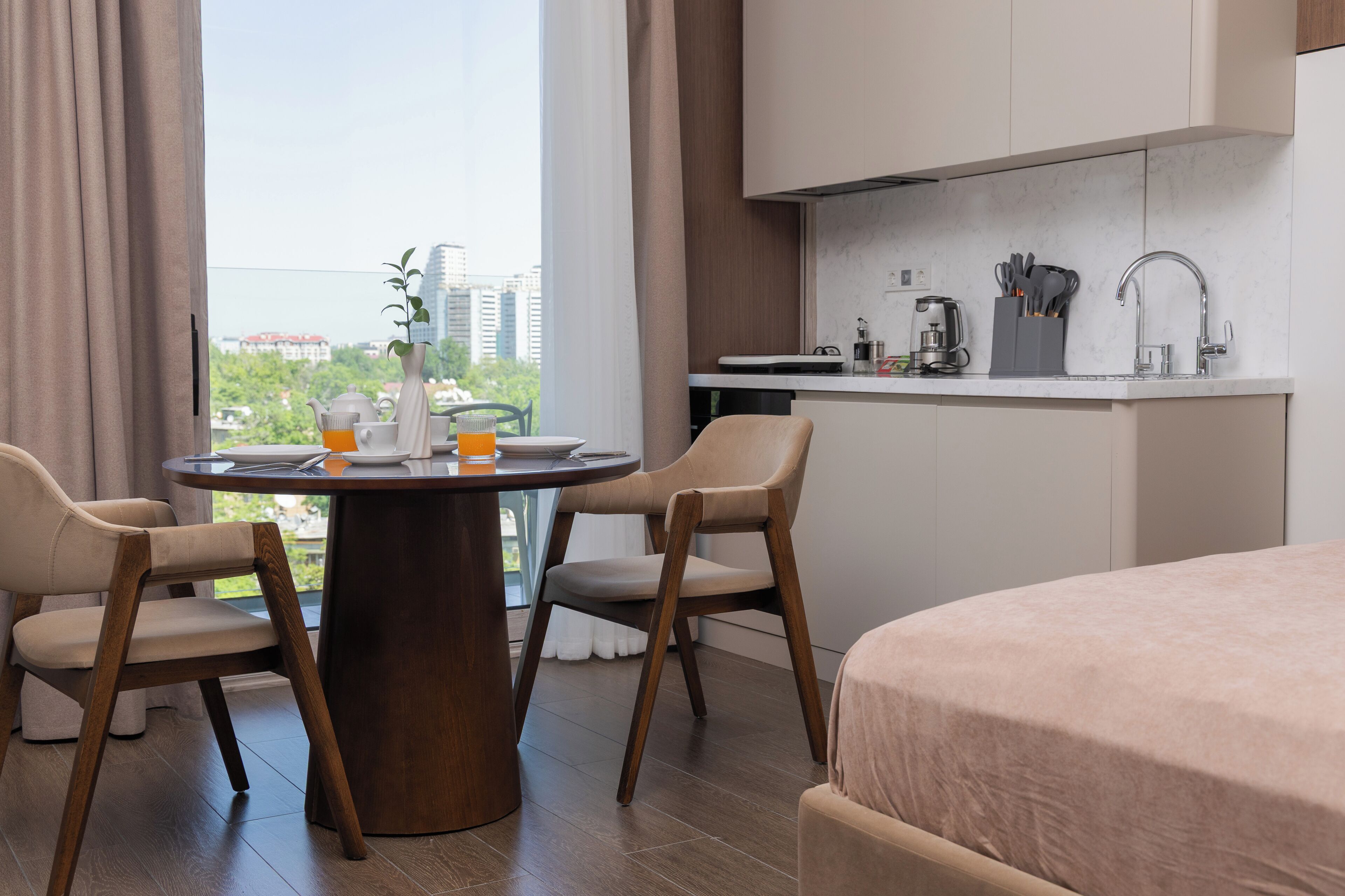 Apartment, City View | Living area