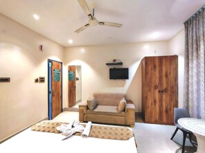 Deluxe Double Room, City View | Interior - Hotel H - 22 (Noida)