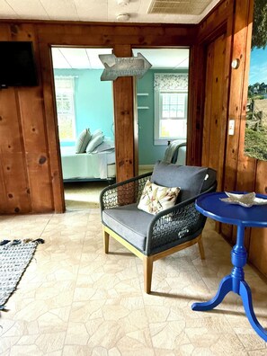Internet, bed sheets - Fabulous 2-bedroom  Waterfront Cottage in Hamilton Beach, the perfect  getaway (Wareham)