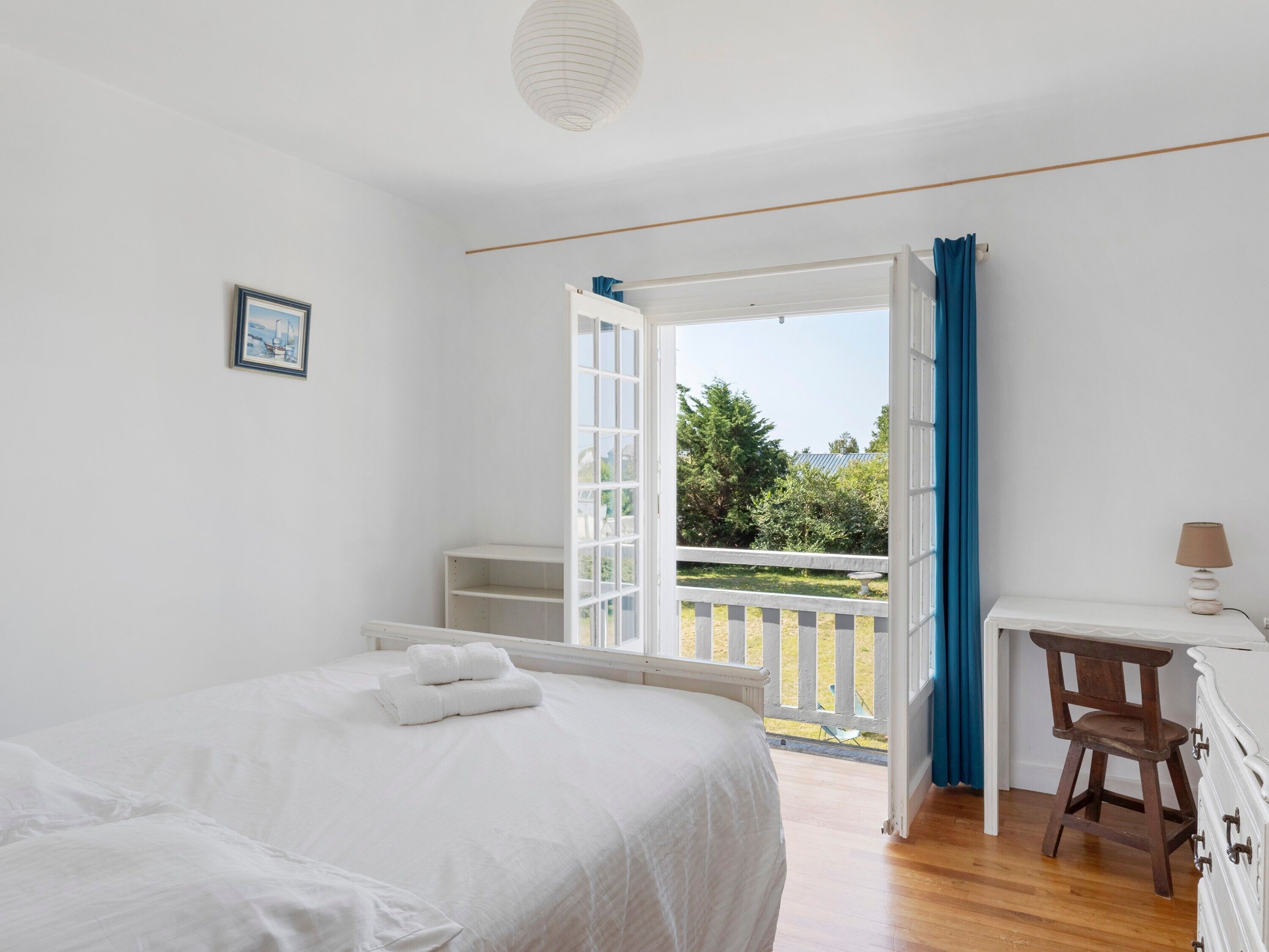 7 bedrooms, WiFi, bed sheets