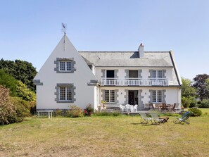 Exterior - Holiday Home "Villa Ty Mabo" with Private Terrace, Garden and Wi-Fi (Trébeurden)