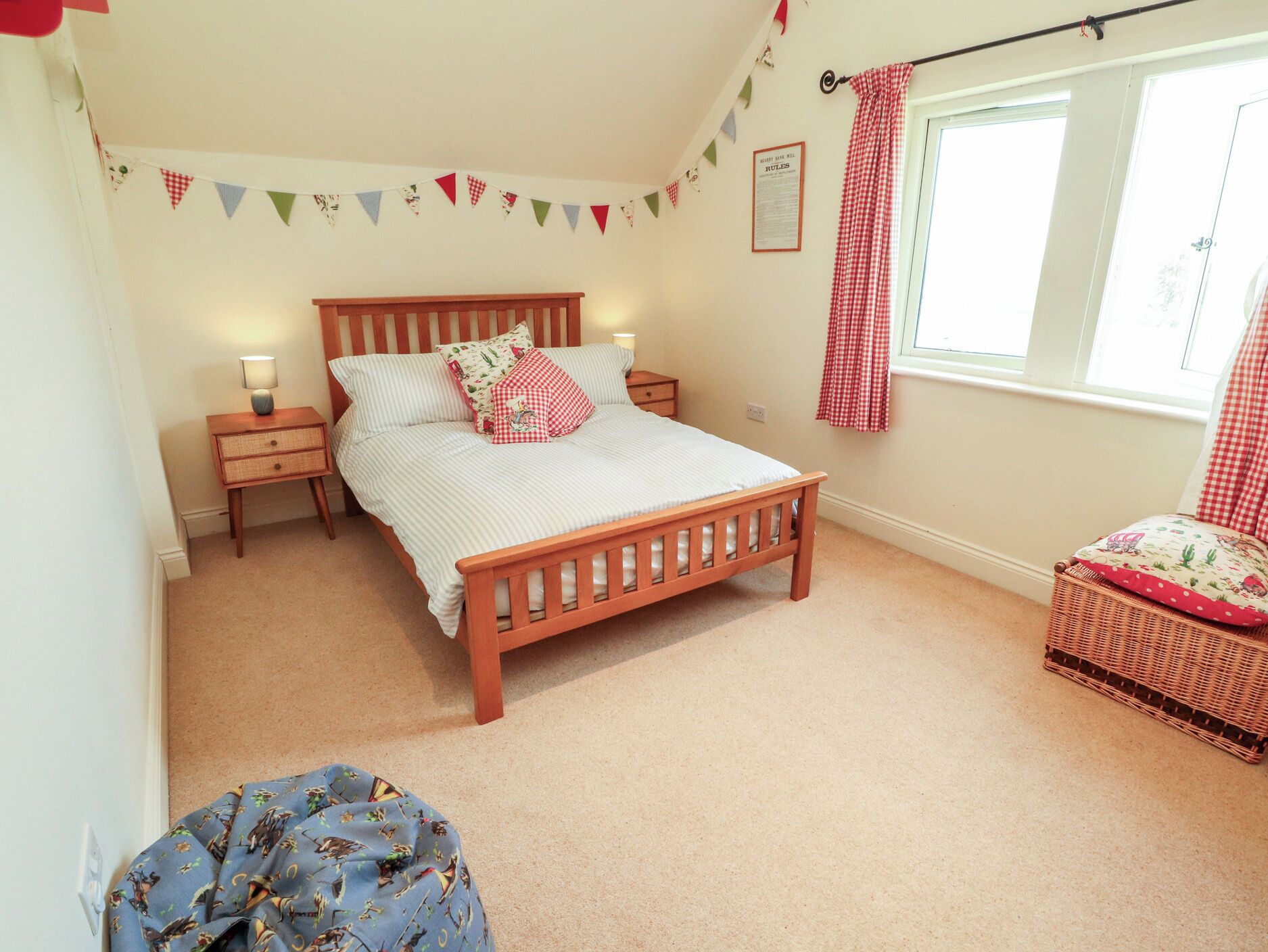 4 bedrooms, WiFi (free), individually decorated, individually furnished