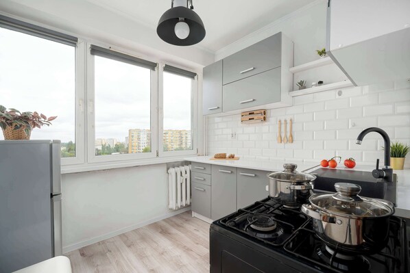 Private kitchen - Bright Apartment | Remote Working | Balcony (Toruń)