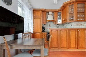 Dining - Comfortable Apartment with Parking | Close to the Beach (Puck)