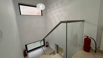 Habitación doble Confort, balcón, vista al río | Interior