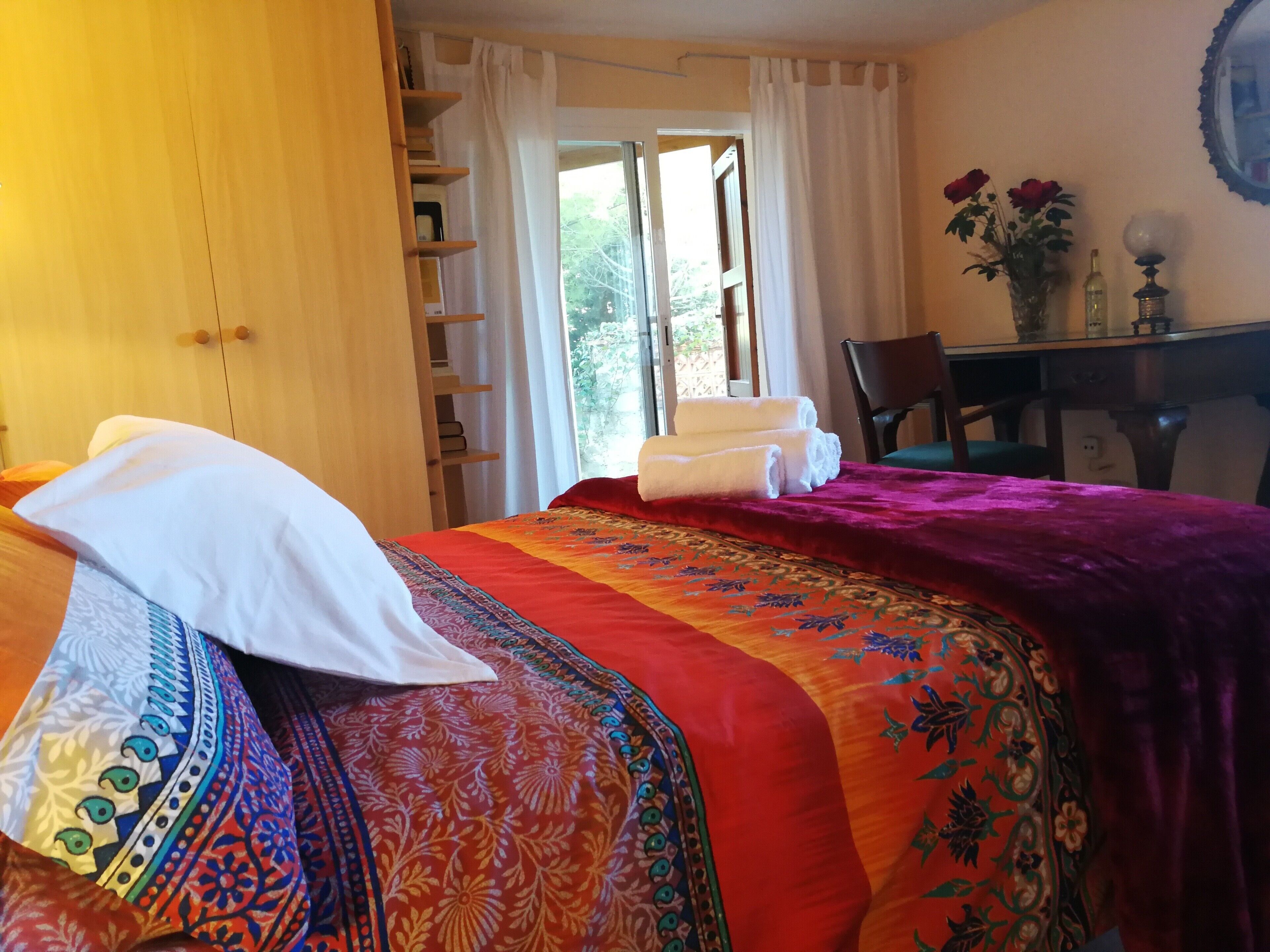 Iron/ironing board, WiFi, bed sheets, wheelchair access