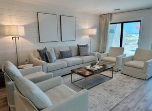 Living area - beachfront townhome located directly on the sand in a private gated community (Panama City Beach)