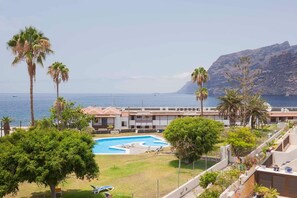Pool - Vacation Home 'Ocean Lovers' with Sea View, Shared Pool and Wi-Fi (Santiago del Teide)