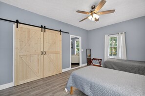 House, 2 Bedrooms | 2 bedrooms, laptop workspace, iron/ironing board, free WiFi