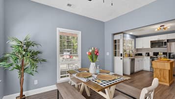 House, 2 Bedrooms | Dining