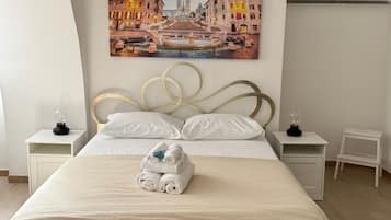 Condo Deluxe, vista a la ciudad | Cortinas blackout, insonorización y tabla de planchar con plancha