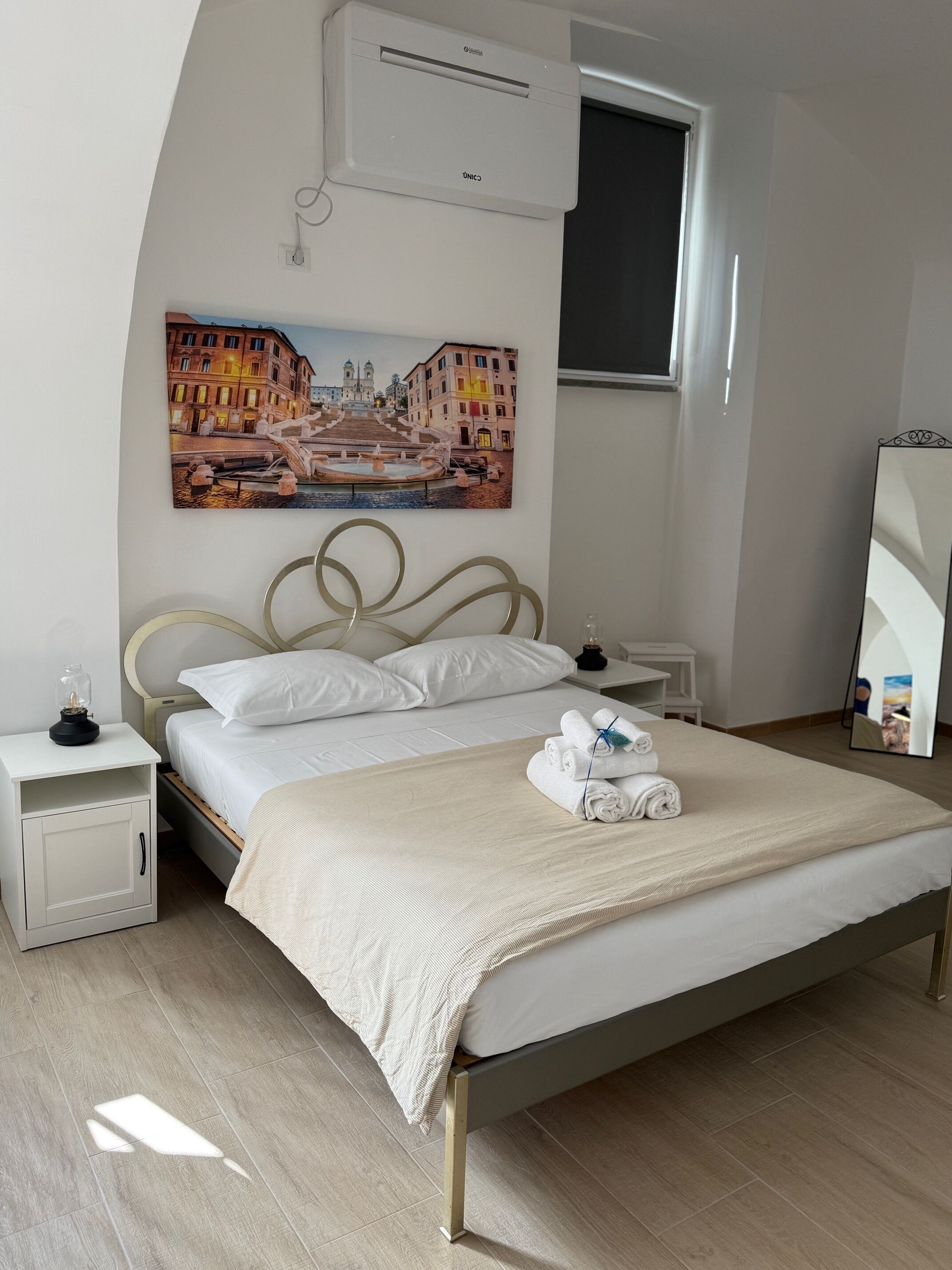 Appartamento Deluxe, vista città | Tende oscuranti, insonorizzazione, ferro/asse da stiro, Wi-Fi gratuito