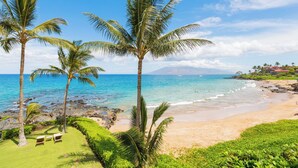 Beach - Beachfront / Oceanfront Private Home  Sleeps 8 (Wailea)
