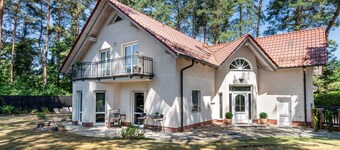 Boutique Beach Villa & Private Apartment – Groups up to 14, Wellness & Lakes near Berlin