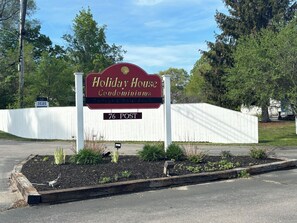 Property grounds - Sandy Heart: Holiday House M18 (Wells)
