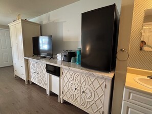 Interior - Sandy Heart: Holiday House M18 (Wells)