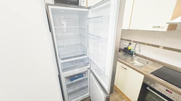 Apartamento, 2 habitaciones, balcón, vistas a la ciudad | Cocina privada