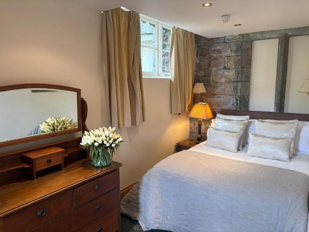 Family Room | Free WiFi